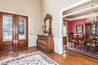 Welcome to refined living on the Wynlakes Golf Course. Situated - photo 8