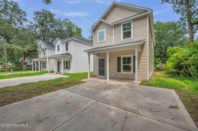 (private lake, pond, coastal) Home For Sale in Wilmington North Carolina
