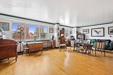 Some apartments stop you the moment you walk in. This is one of - photo 4