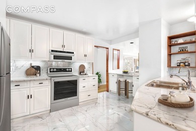 Some apartments stop you the moment you walk in. This is one of - photo 7