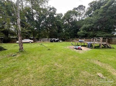 Great opportunity in Pensacola! This 3-bedroom, 2-bath home - photo 8