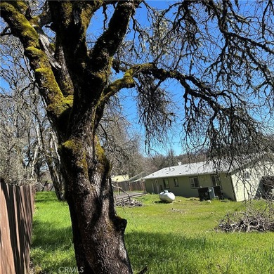 This property features a charming 3-bedroom, 2-bath manufactured - photo 43