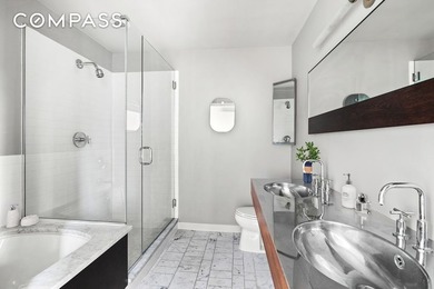 Welcome home to your sophisticated and sun-drenched urban oasis - photo 8