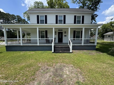Move-in ready and completely renovated! This charming 1930 home - photo 3