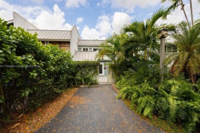 Lake Townhome/Townhouse For Sale in Miami, Florida