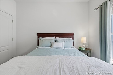 Wow!! Don't miss this Gorgeous walk-in unit at Beautiful Monarch - photo 15