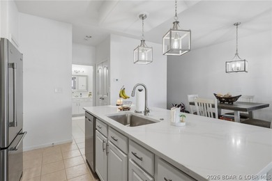 Wow!! Don't miss this Gorgeous walk-in unit at Beautiful Monarch - photo 23