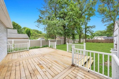 Completely renovated in 2026, with new range hood and bathroom - photo 23