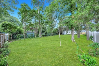 Completely renovated in 2026, with new range hood and bathroom - photo 25