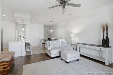 Wow!! Don't miss this Gorgeous walk-in unit at Beautiful Monarch - photo 26