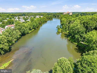 Welcome to 732 Streamside Dr, a beautifully maintained 3-bedroom - photo 27