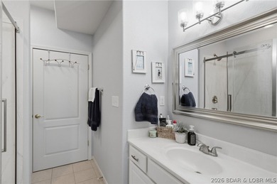 Wow!! Don't miss this Gorgeous walk-in unit at Beautiful Monarch - photo 30