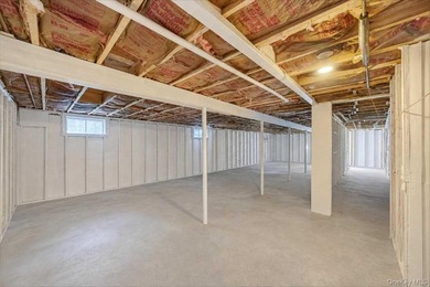 Completely renovated in 2026, with new range hood and bathroom - photo 30