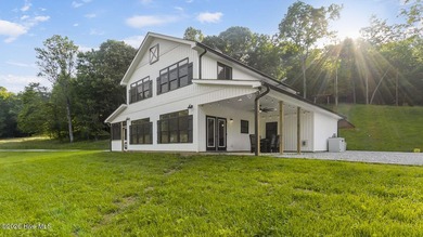 Discover an extraordinary 76 acre unrestricted mountain estate - photo 7