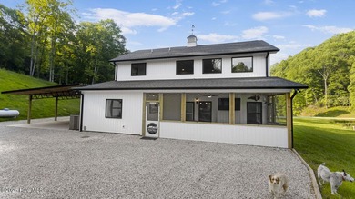 Discover an extraordinary 76 acre unrestricted mountain estate - photo 8