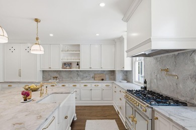 Welcome to 35 Gibbes Street, a historic Charleston residence - photo 25