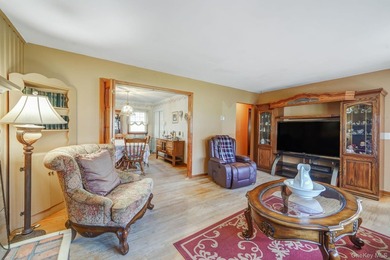 Welcome to 34 Oxbow Rd, Patchogue - a rare opportunity to secure - photo 7