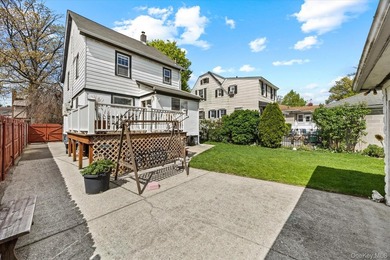 Newly listed single-family residence set on a 40 x 100 lot - photo 3
