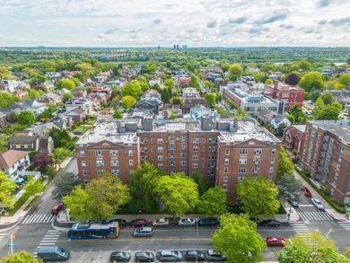Forest Hills living at its finest. This bright one-bedroom - photo 12