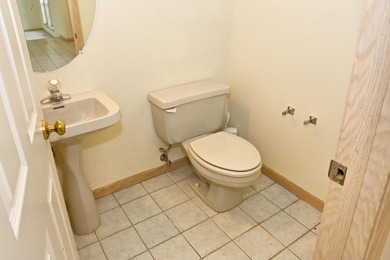 Spacious and inviting 4-bedroom, 2.5-bath home conveniently - photo 15
