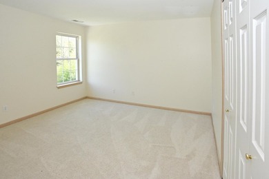 Spacious and inviting 4-bedroom, 2.5-bath home conveniently - photo 21