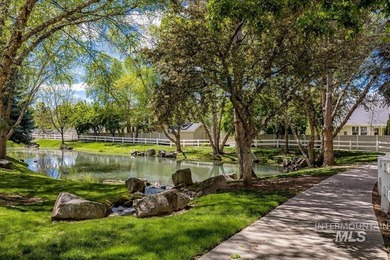 Rare better than new townhome minutes from downtown Eagle in a - photo 1