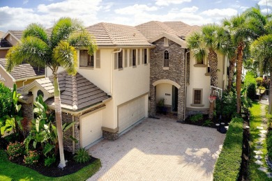 Lake Condo For Sale in Wellington, Florida