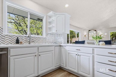 Rare better than new townhome minutes from downtown Eagle in a - photo 9