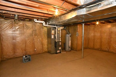 Spacious and inviting 4-bedroom, 2.5-bath home conveniently - photo 34