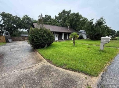 Solid brick 3 bedroom, 2 bathroom home on slab offering 1,595 sq - photo 3