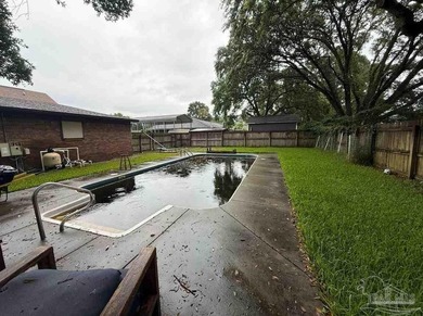 Solid brick 3 bedroom, 2 bathroom home on slab offering 1,595 sq - photo 8