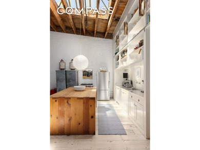 A special opportunity to create an iconic private residence atop - photo 4