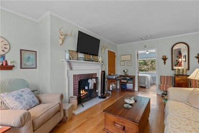 **Charming Historic Condominium in the Heart of Newport** - photo 17