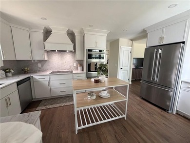 Discover Comfort, Style, and Modern Living in This Beautifully - photo 19