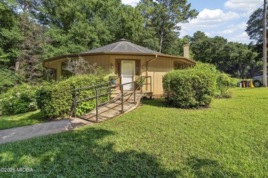 Welcome to one of Forsyth's most distinctive homes! This - photo 1