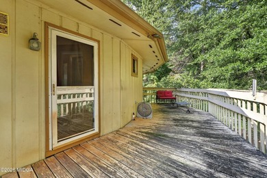 Welcome to one of Forsyth's most distinctive homes! This - photo 7