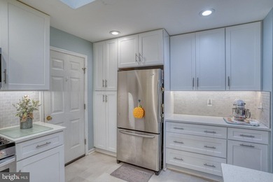 Welcome home to this beautifully maintained 3-bedroom, 2-bath - photo 11