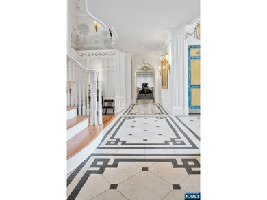 In the most sought after,influential & premier address in Alpine - photo 15