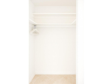 Beautiful, spacious, light-filled 1/1/1 in a very well-managed - photo 15
