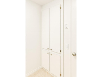 Beautiful, spacious, light-filled 1/1/1 in a very well-managed - photo 16