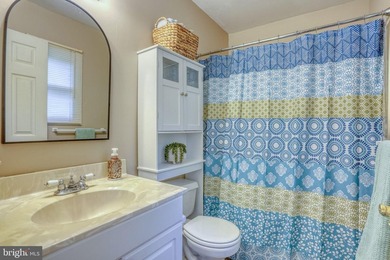 Welcome home to this beautifully maintained 3-bedroom, 2-bath - photo 18