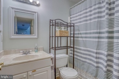 Welcome home to this beautifully maintained 3-bedroom, 2-bath - photo 21