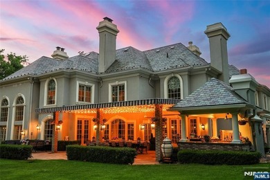 In the most sought after,influential & premier address in Alpine - photo 34