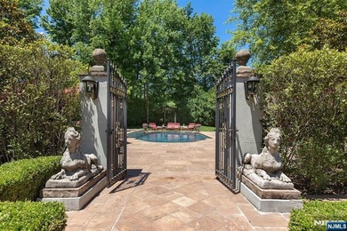 In the most sought after,influential & premier address in Alpine - photo 36