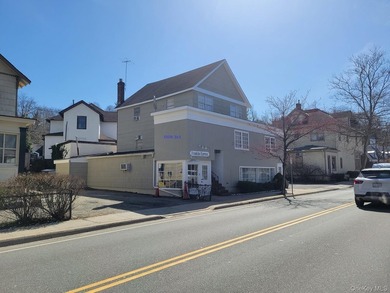 Mixed-use property in the Village of Roslyn. Includes 2 retail - photo 2