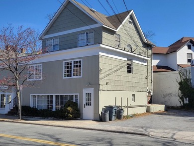 Mixed-use property in the Village of Roslyn. Includes 2 retail - photo 3