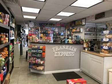 Mixed-use property in the Village of Roslyn. Includes 2 retail - photo 8