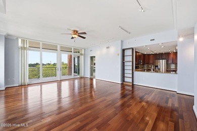 Feel like you're on top of the world in this spectacular custom - photo 10