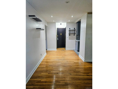 Welcome home to this stunning move-in ready one bedroom garden - photo 7