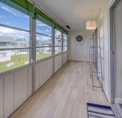Gorgeous fully upgraded unit with rare 2 full baths. This unit - photo 11